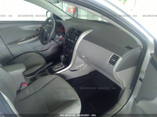 Photo 4 VIN: 2T1BU4EE2AC508003 - TOYOTA COROLLA 