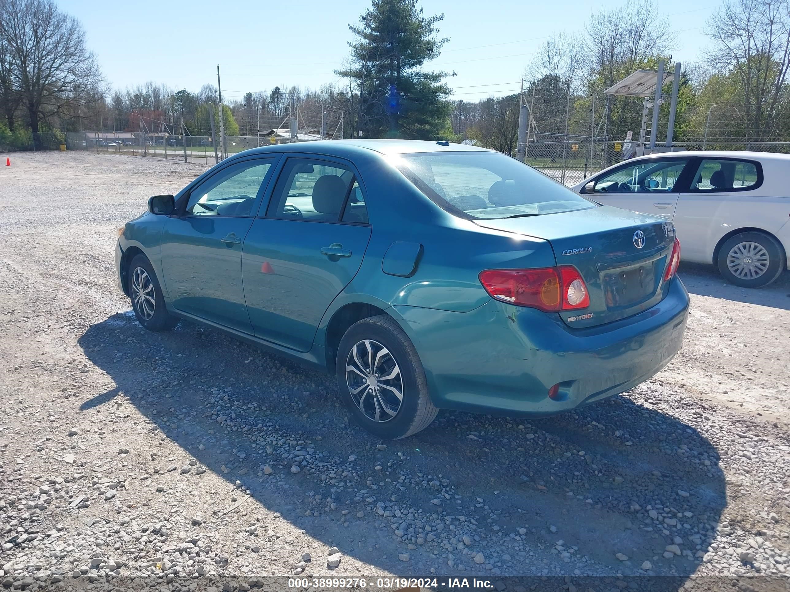 Photo 2 VIN: 2T1BU4EE2AC508759 - TOYOTA COROLLA 