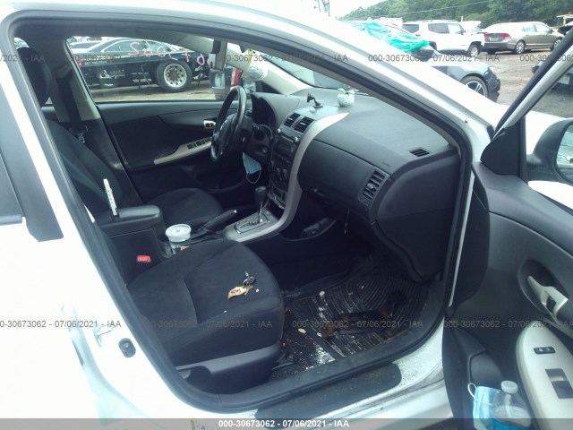 Photo 4 VIN: 2T1BU4EE2AC528560 - TOYOTA COROLLA 