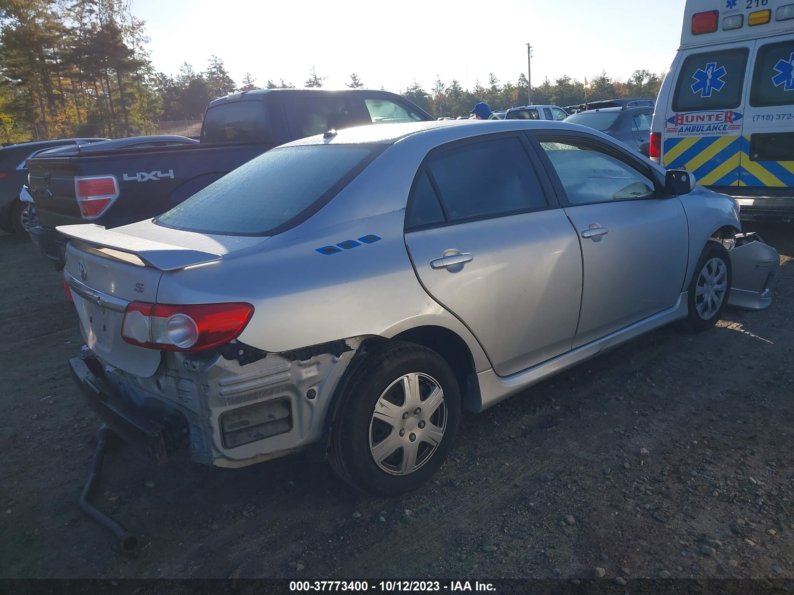 Photo 3 VIN: 2T1BU4EE2BC653219 - TOYOTA COROLLA 