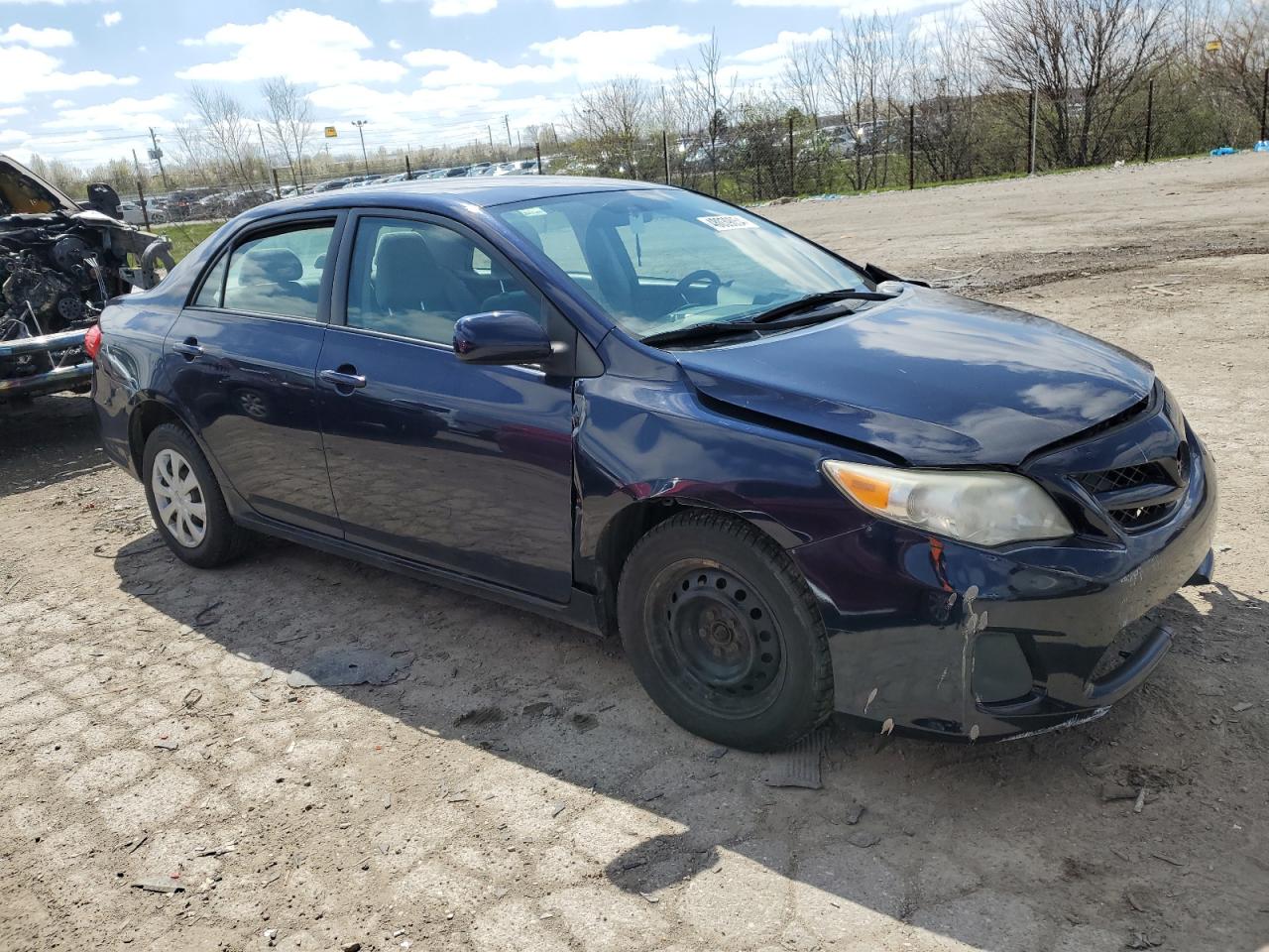 Photo 3 VIN: 2T1BU4EE2BC732079 - TOYOTA COROLLA 