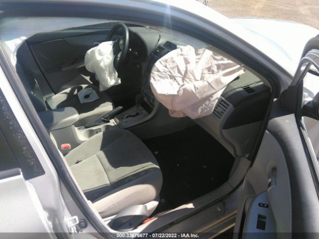 Photo 4 VIN: 2T1BU4EE2CC786791 - TOYOTA COROLLA 