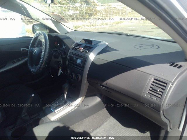 Photo 4 VIN: 2T1BU4EE2CC802388 - TOYOTA COROLLA 