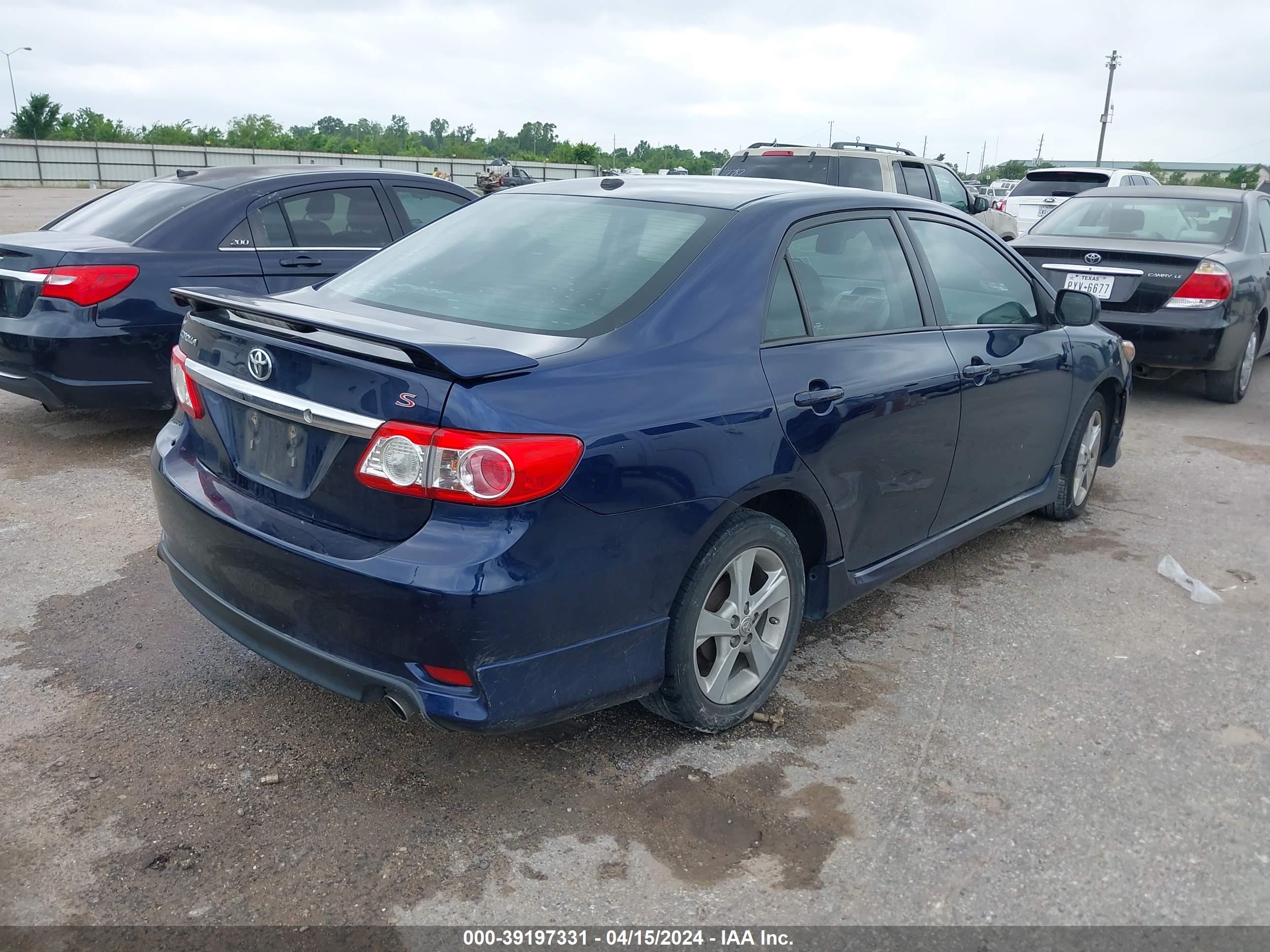 Photo 3 VIN: 2T1BU4EE2CC807350 - TOYOTA COROLLA 