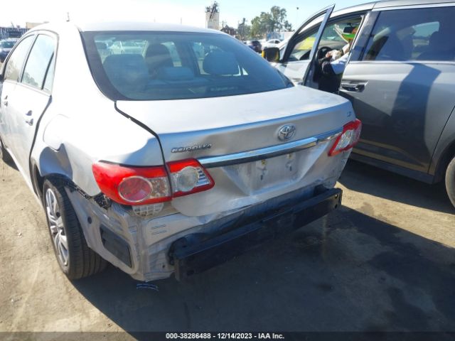 Photo 5 VIN: 2T1BU4EE2CC867841 - TOYOTA COROLLA 