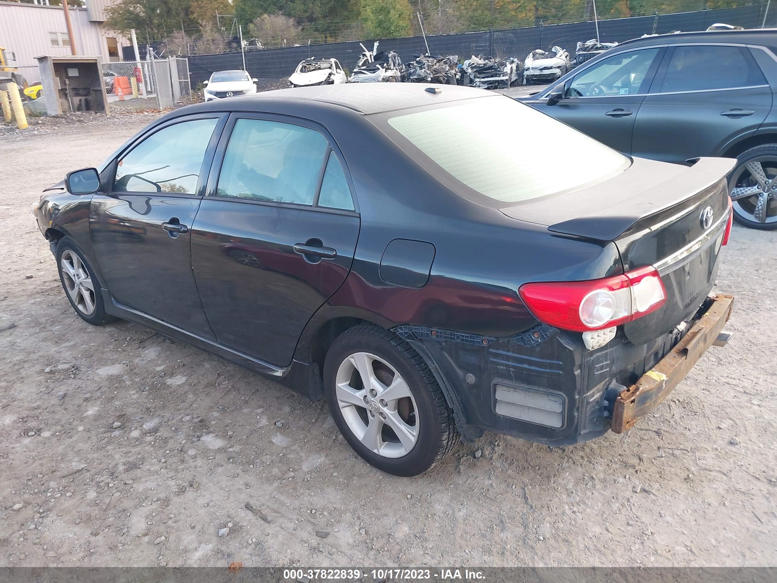 Photo 2 VIN: 2T1BU4EE2CC901633 - TOYOTA COROLLA 