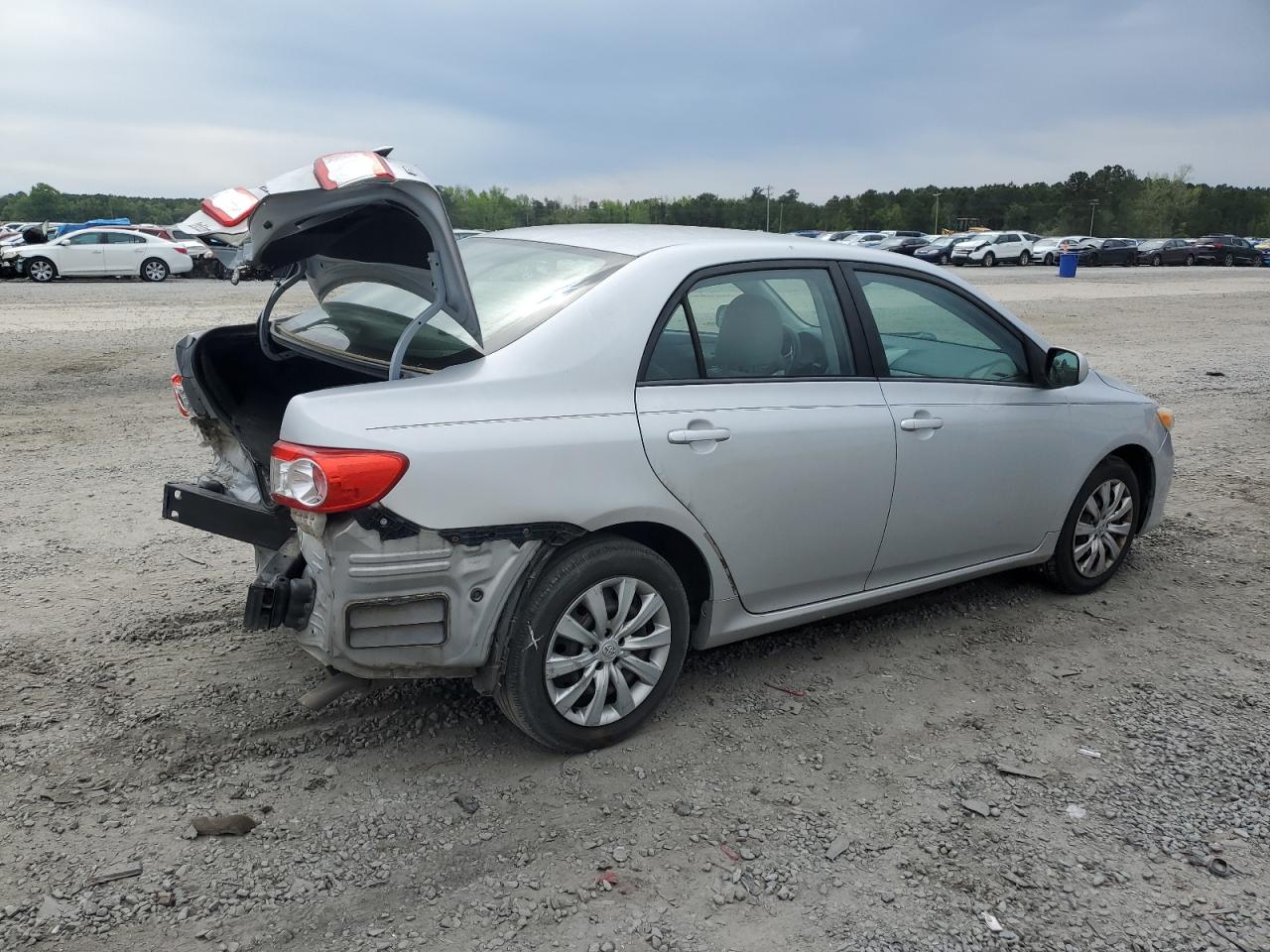 Photo 2 VIN: 2T1BU4EE2CC905746 - TOYOTA COROLLA 