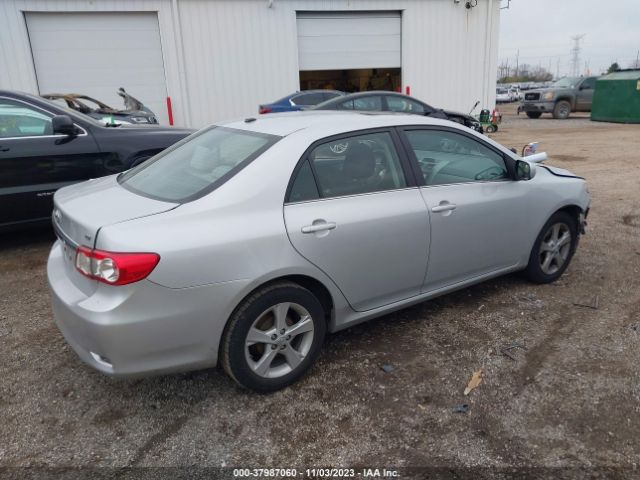 Photo 3 VIN: 2T1BU4EE2DC999483 - TOYOTA COROLLA 