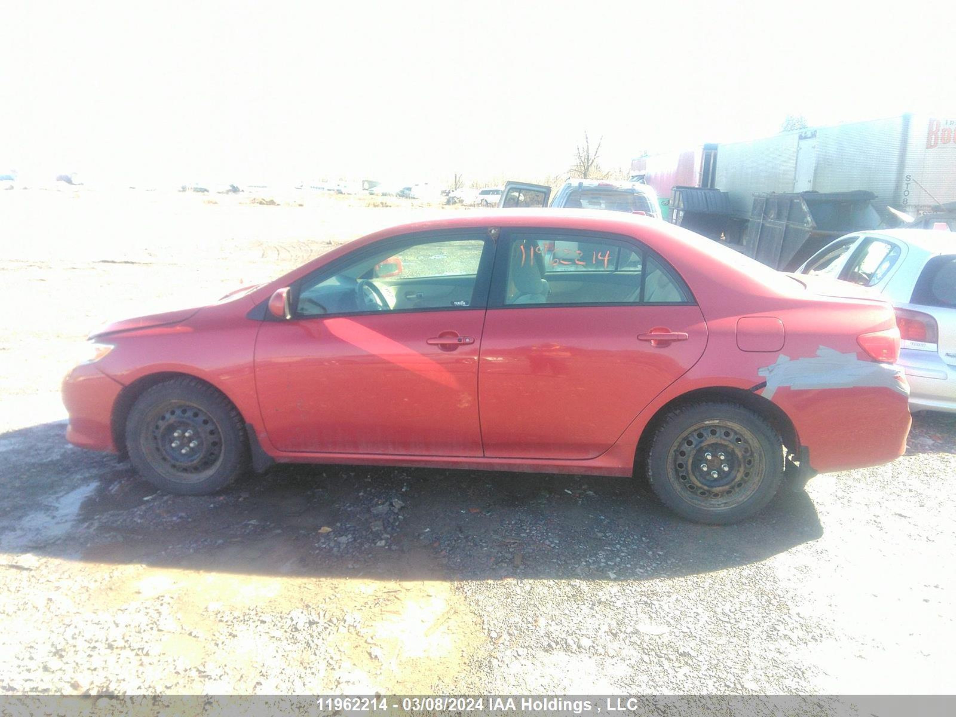 Photo 13 VIN: 2T1BU4EE3AC220345 - TOYOTA COROLLA 