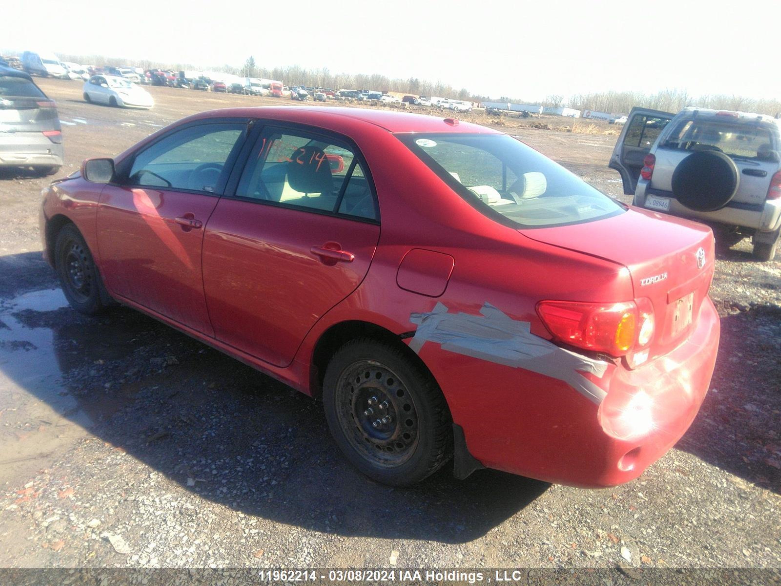 Photo 2 VIN: 2T1BU4EE3AC220345 - TOYOTA COROLLA 