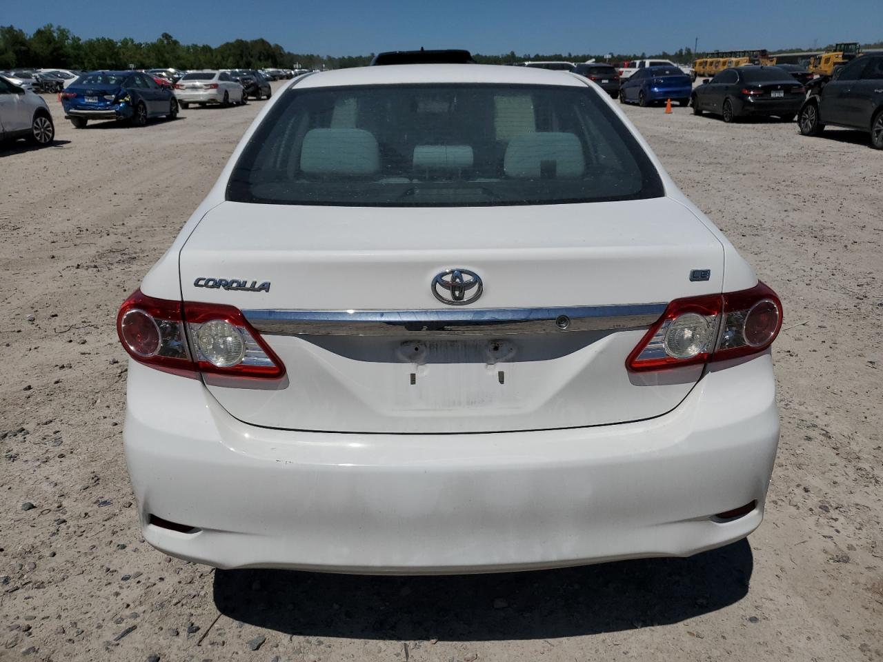 Photo 5 VIN: 2T1BU4EE3BC540928 - TOYOTA COROLLA 