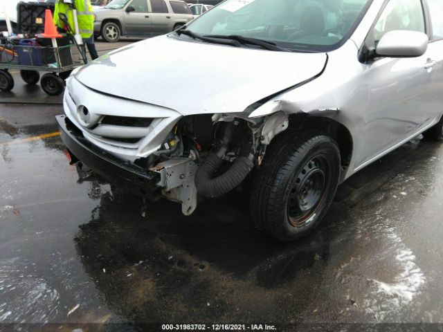 Photo 5 VIN: 2T1BU4EE3BC553940 - TOYOTA COROLLA 