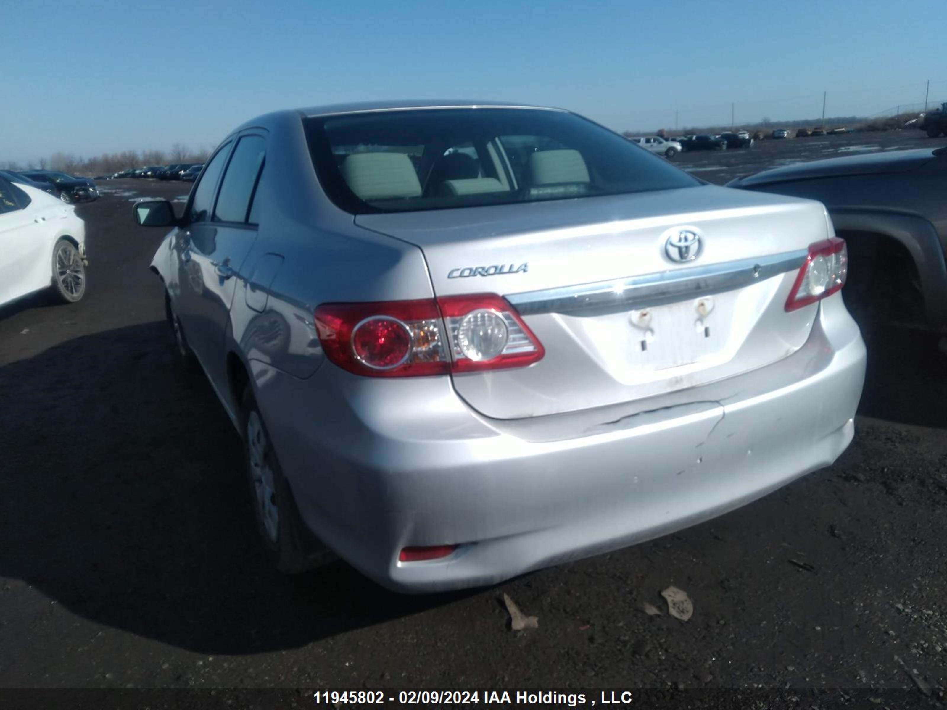 Photo 2 VIN: 2T1BU4EE3BC660177 - TOYOTA COROLLA 