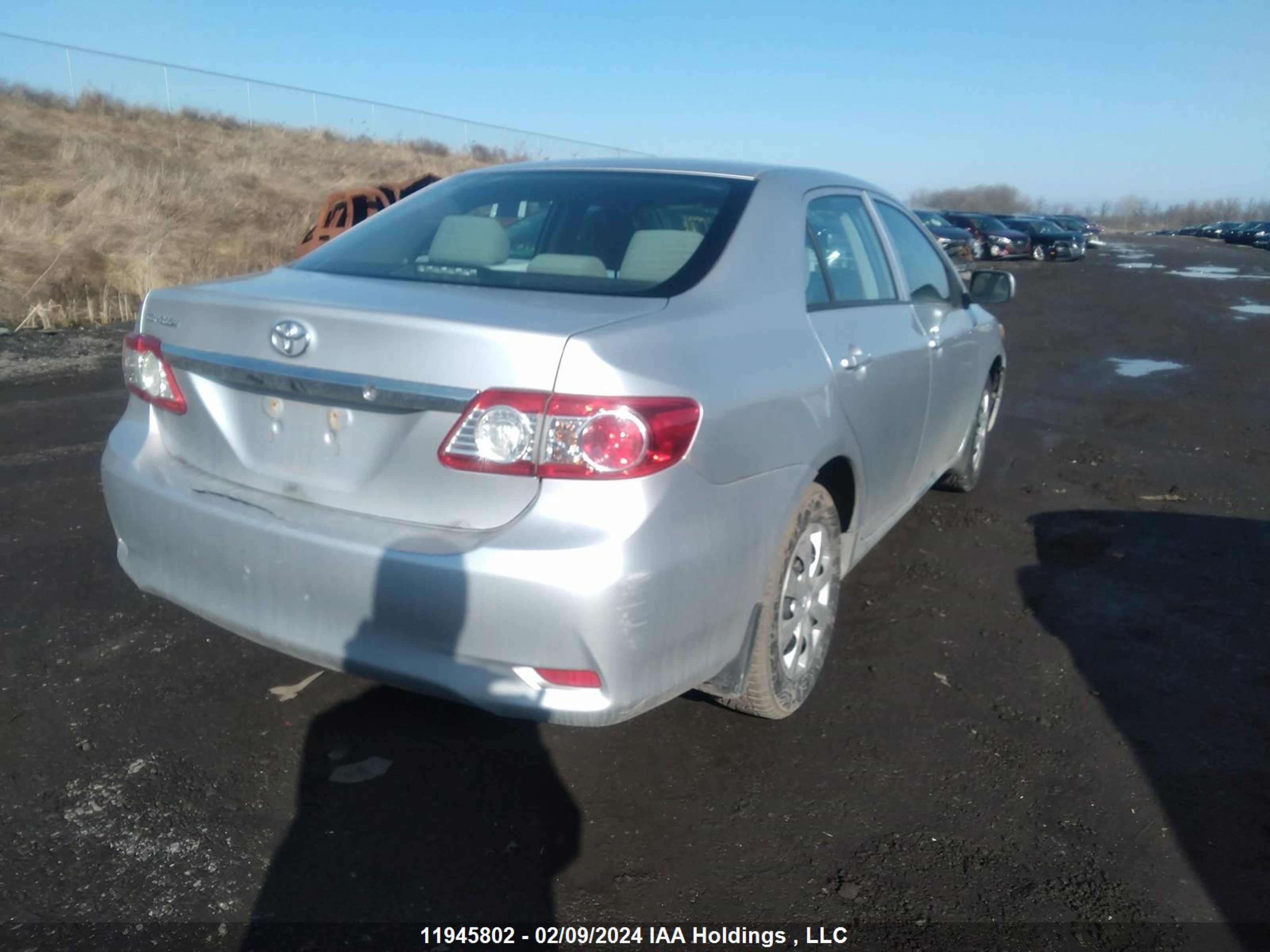 Photo 3 VIN: 2T1BU4EE3BC660177 - TOYOTA COROLLA 