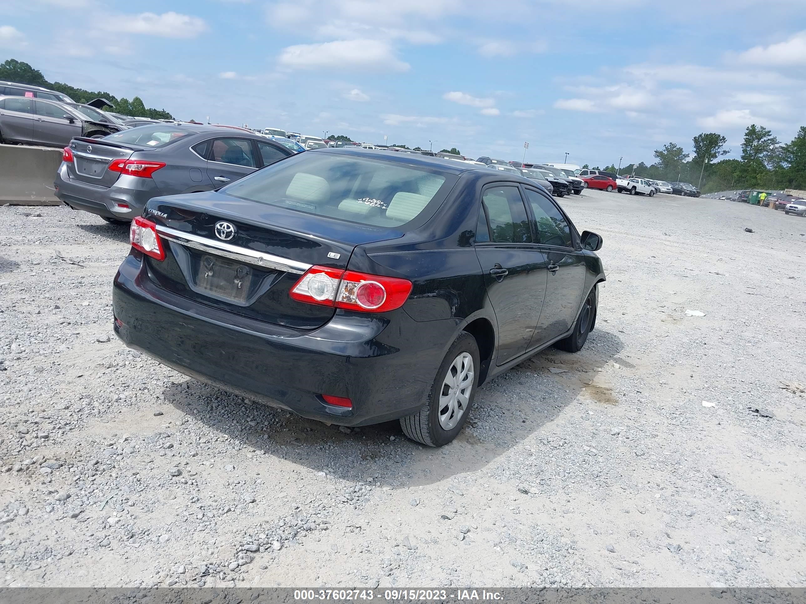 Photo 3 VIN: 2T1BU4EE3BC664679 - TOYOTA COROLLA 