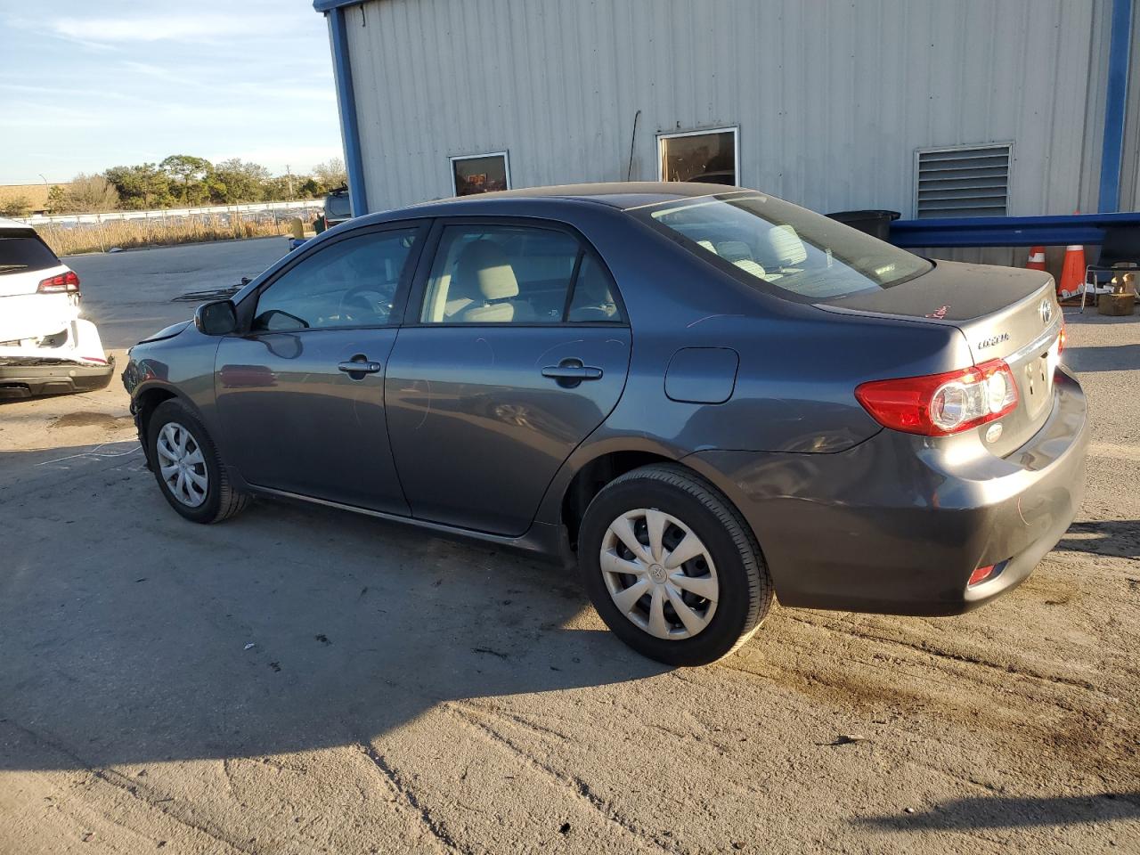 Photo 1 VIN: 2T1BU4EE3BC673852 - TOYOTA COROLLA 