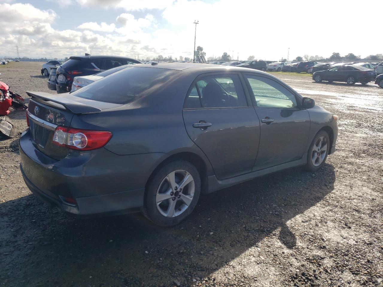 Photo 2 VIN: 2T1BU4EE3BC736352 - TOYOTA COROLLA 