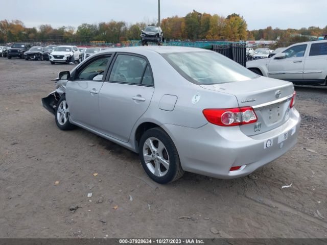 Photo 2 VIN: 2T1BU4EE3CC767750 - TOYOTA COROLLA 