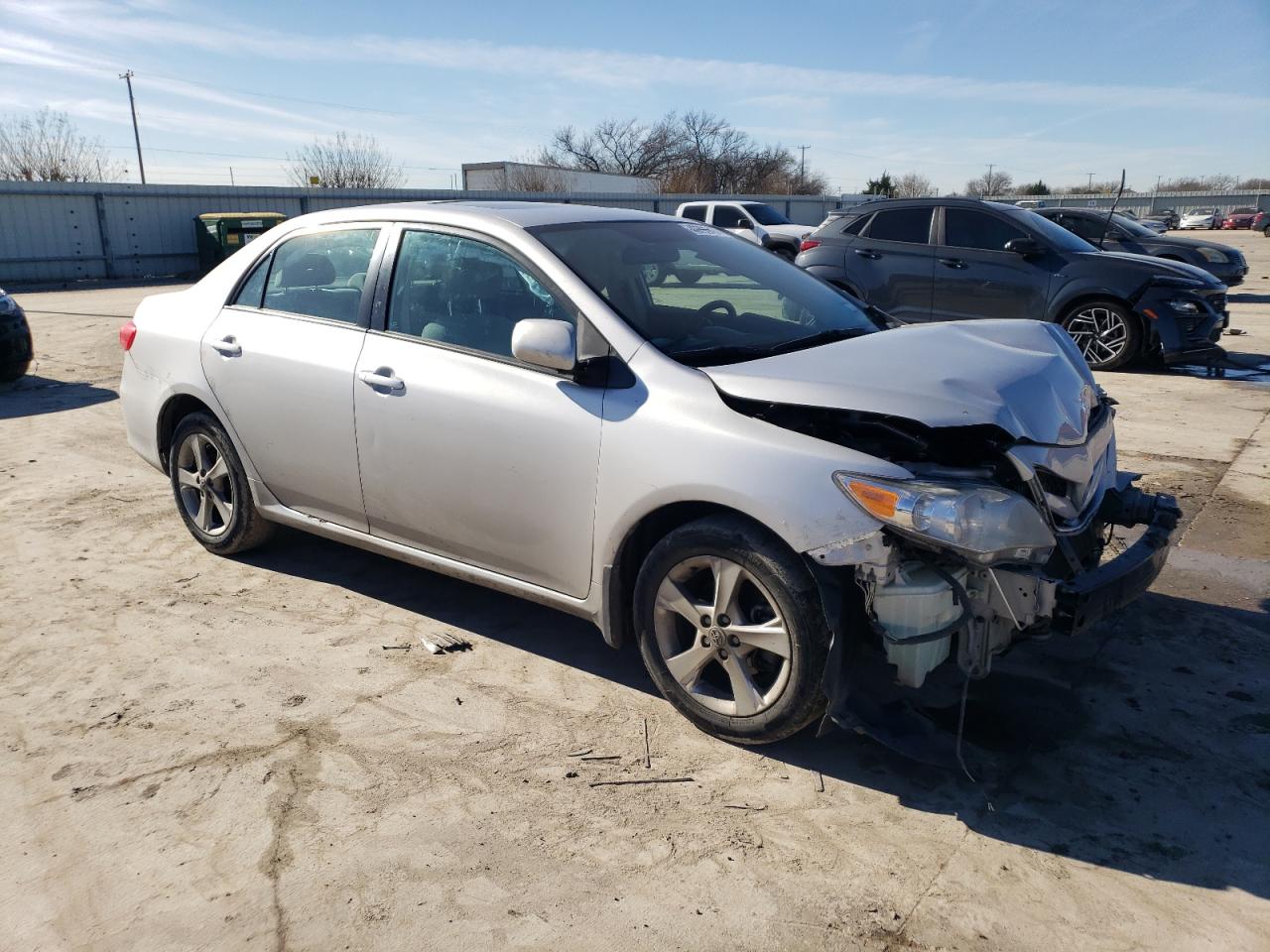 Photo 3 VIN: 2T1BU4EE3CC791272 - TOYOTA COROLLA 