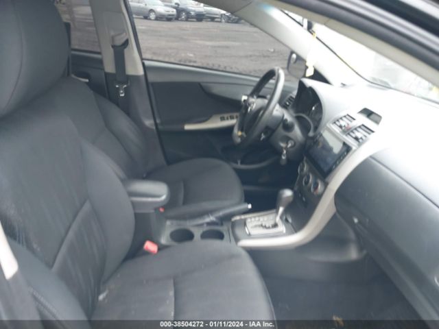 Photo 4 VIN: 2T1BU4EE3CC824674 - TOYOTA COROLLA 