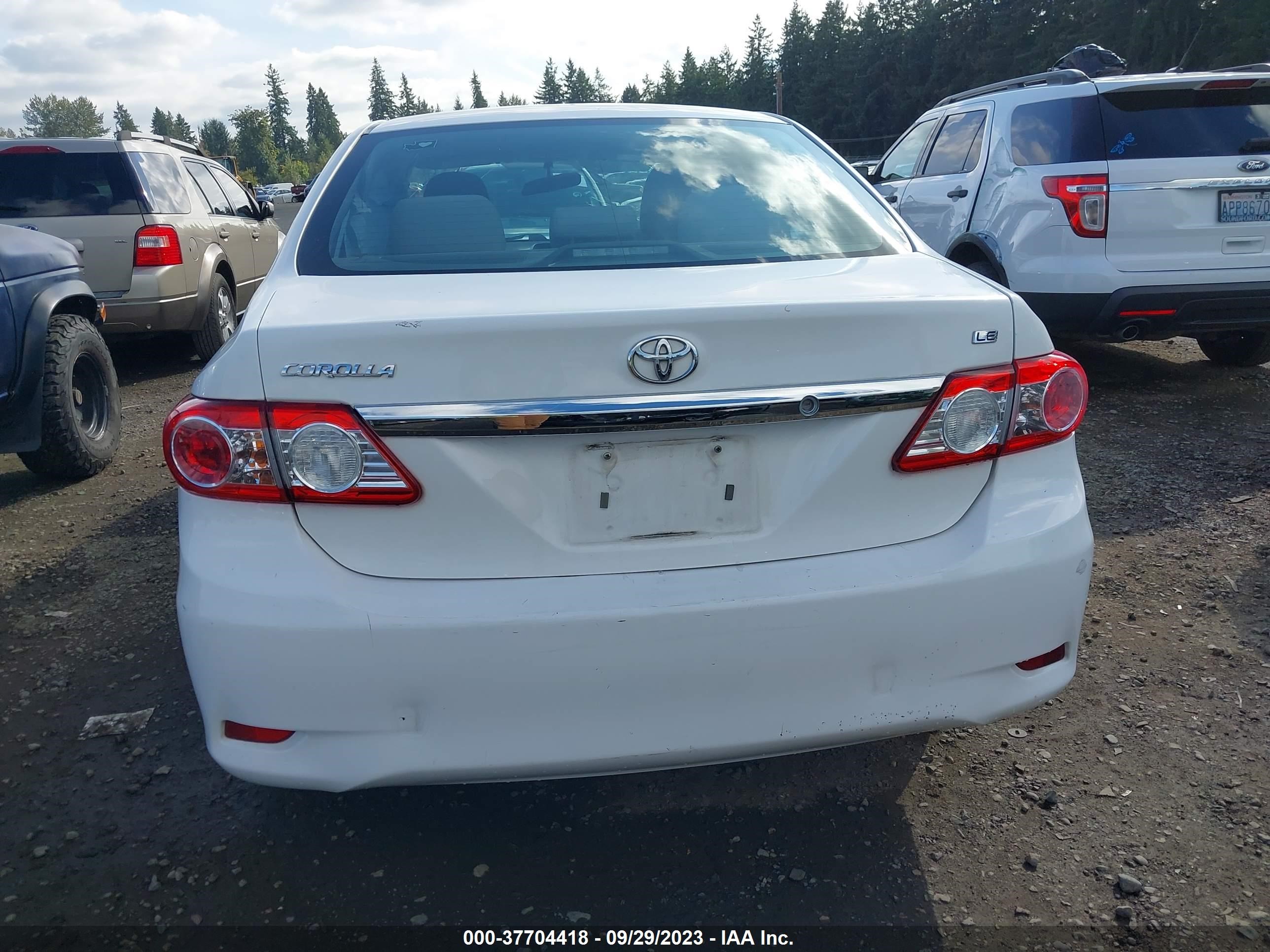 Photo 15 VIN: 2T1BU4EE3CC857724 - TOYOTA COROLLA 