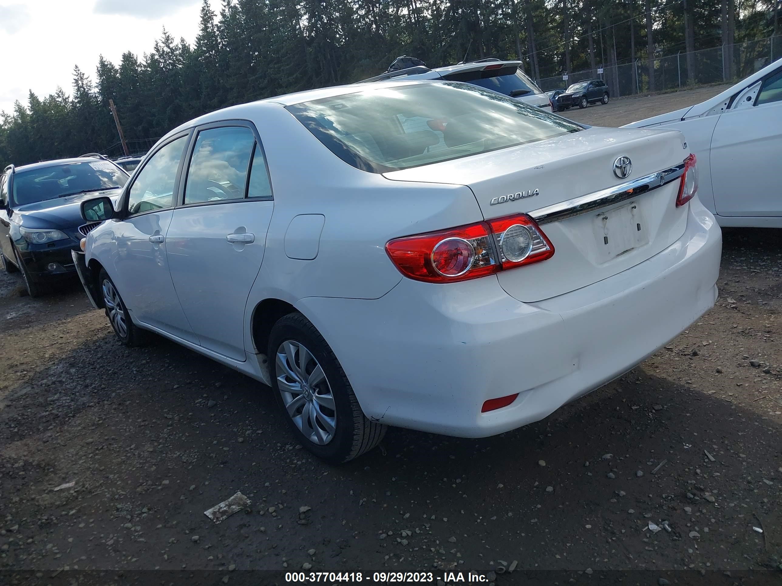 Photo 2 VIN: 2T1BU4EE3CC857724 - TOYOTA COROLLA 