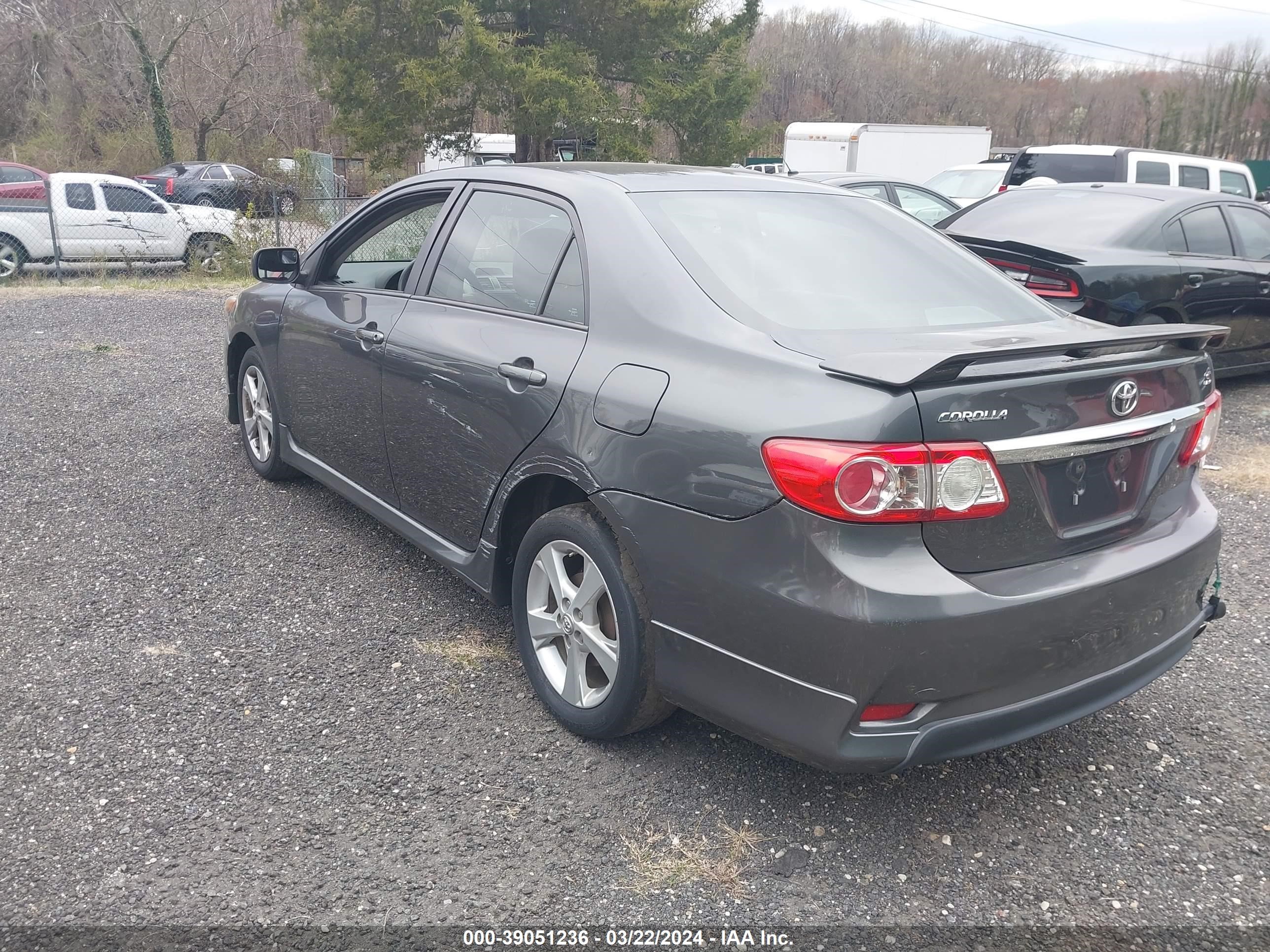 Photo 2 VIN: 2T1BU4EE3DC056714 - TOYOTA COROLLA 