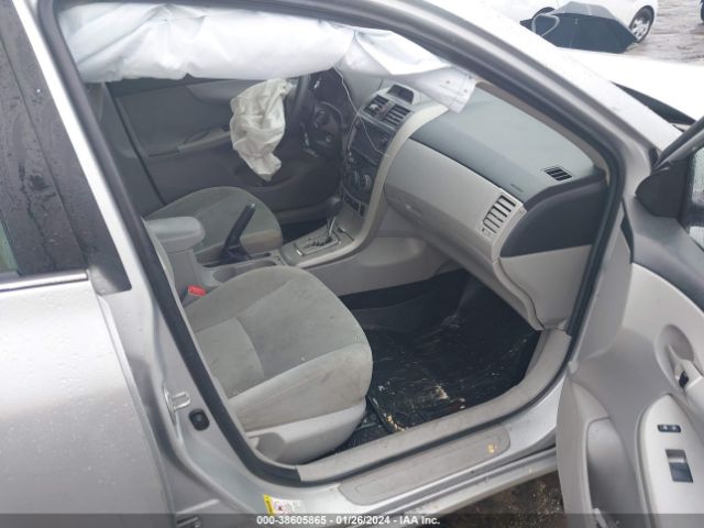 Photo 4 VIN: 2T1BU4EE3DC073786 - TOYOTA COROLLA 