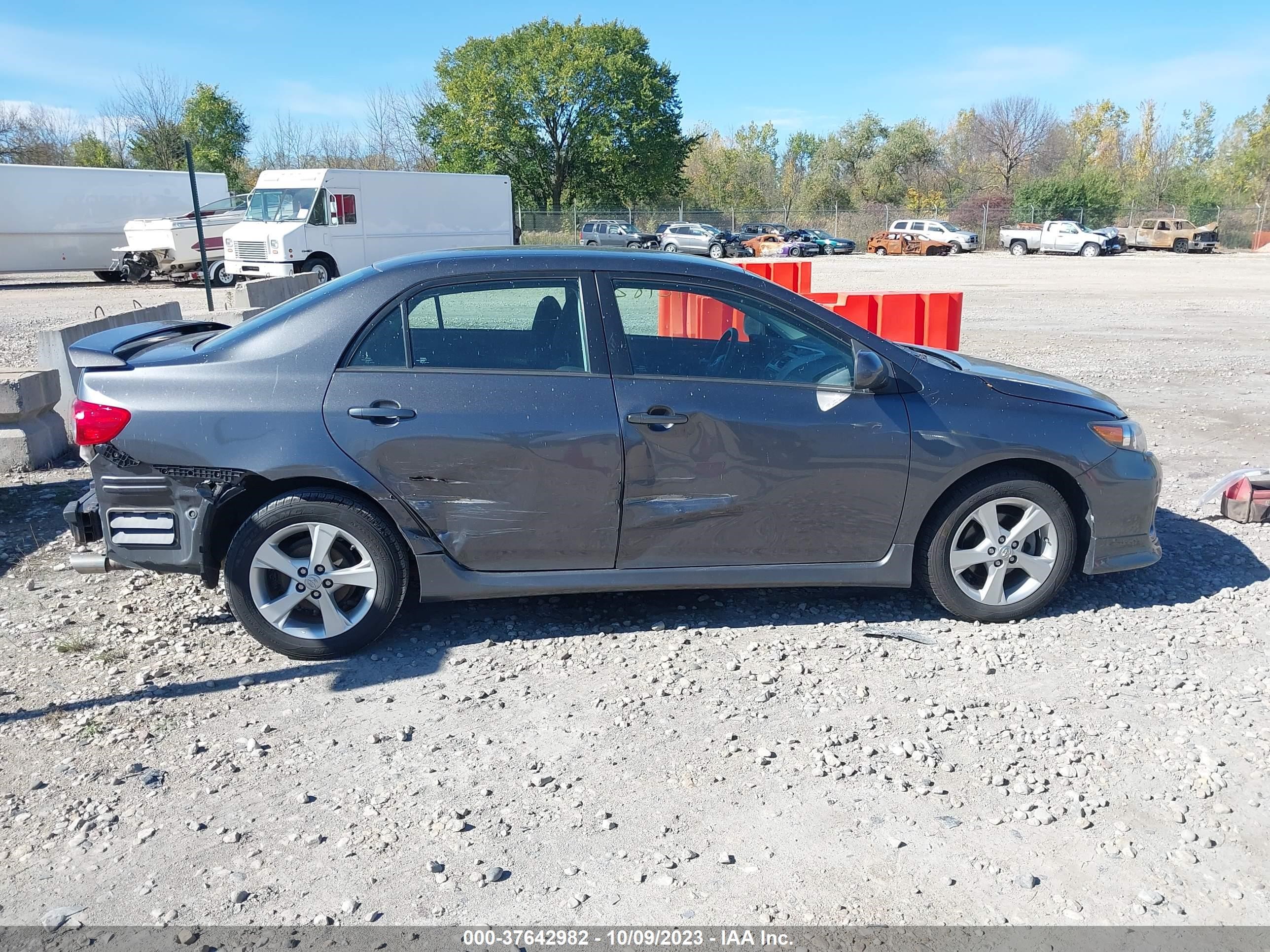 Photo 13 VIN: 2T1BU4EE3DC122968 - TOYOTA COROLLA 