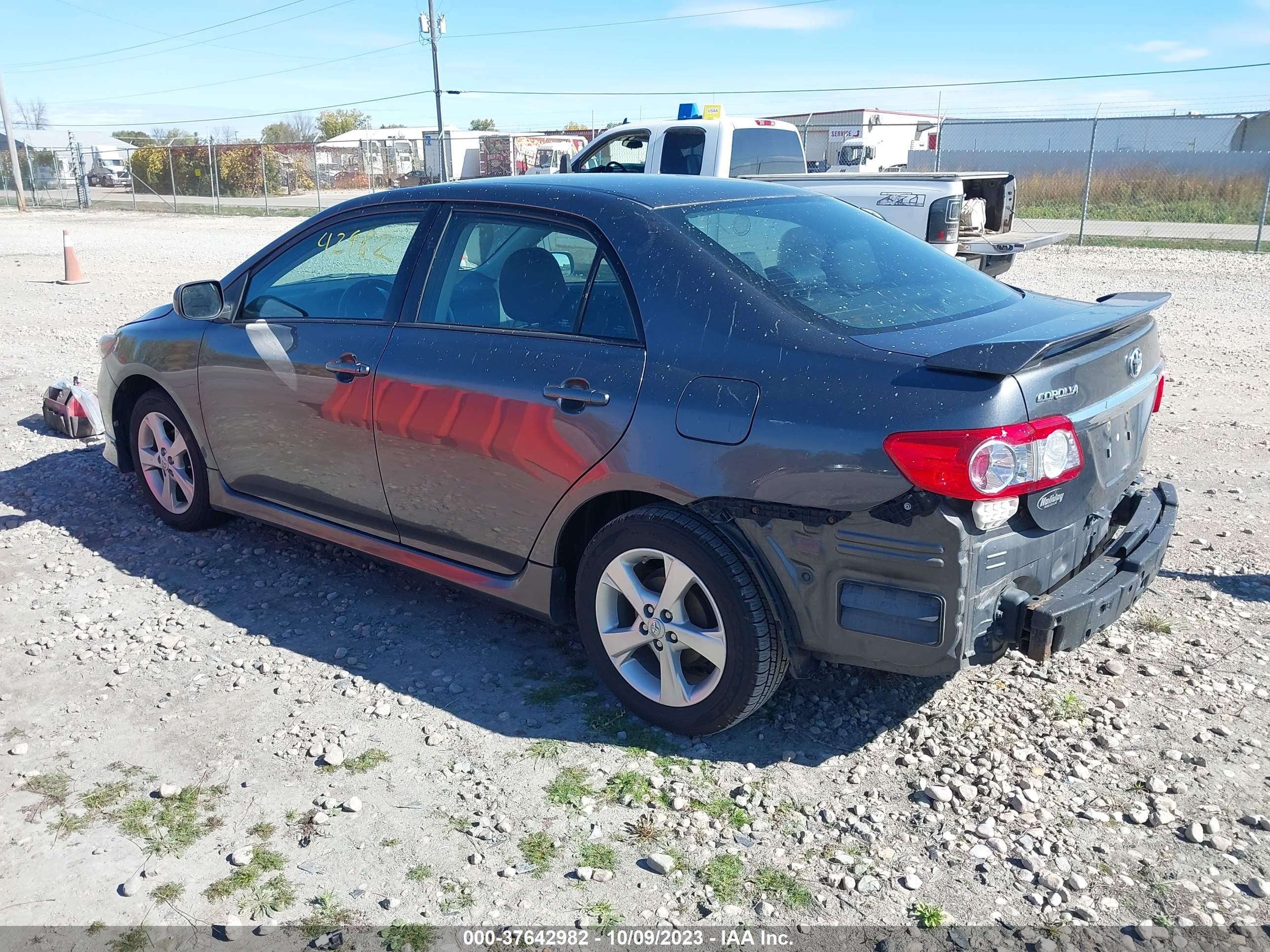 Photo 2 VIN: 2T1BU4EE3DC122968 - TOYOTA COROLLA 