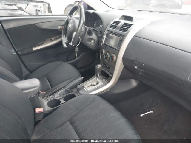 Photo 4 VIN: 2T1BU4EE3DC973233 - TOYOTA COROLLA 