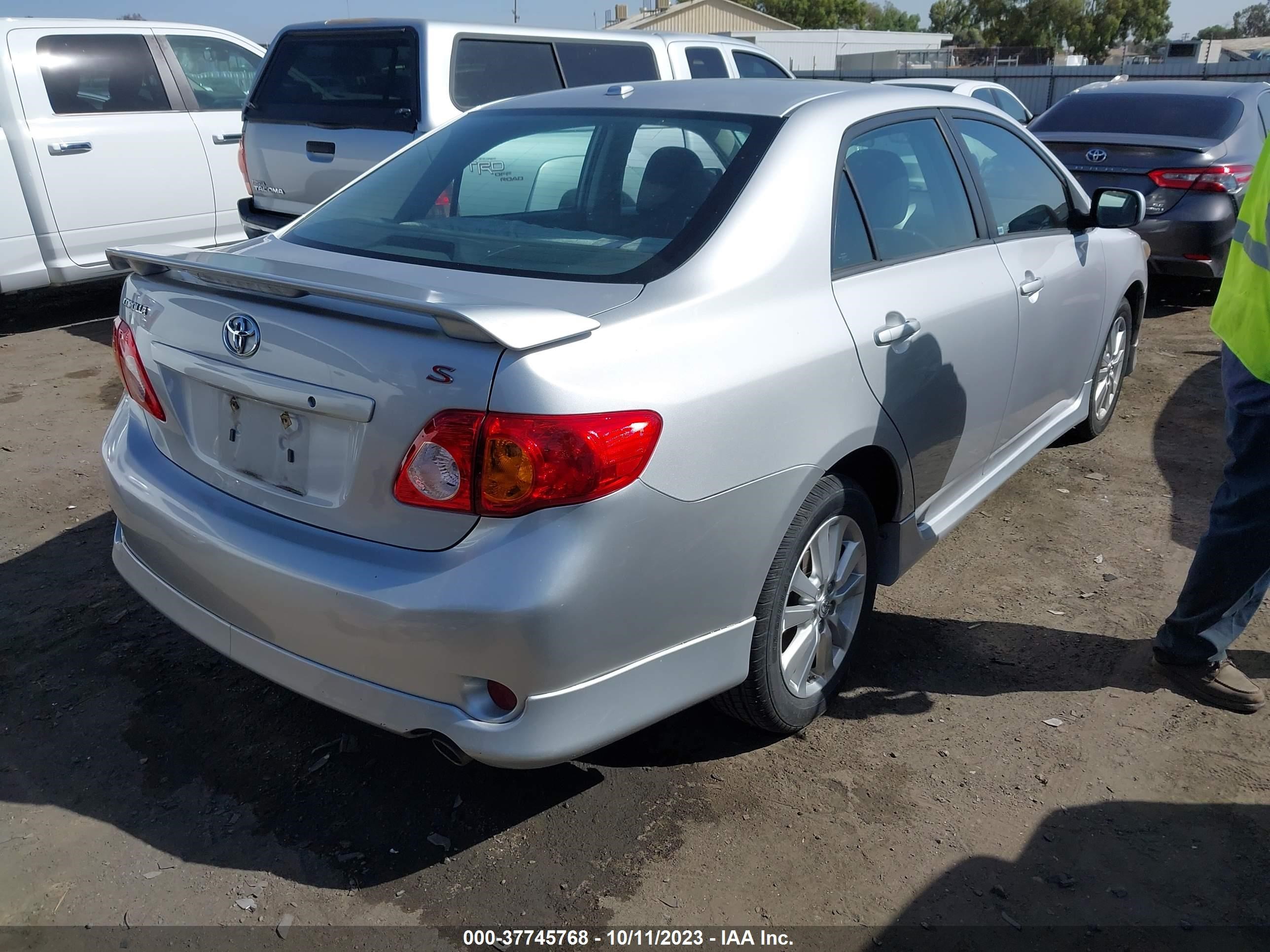 Photo 3 VIN: 2T1BU4EE4AC453408 - TOYOTA COROLLA 