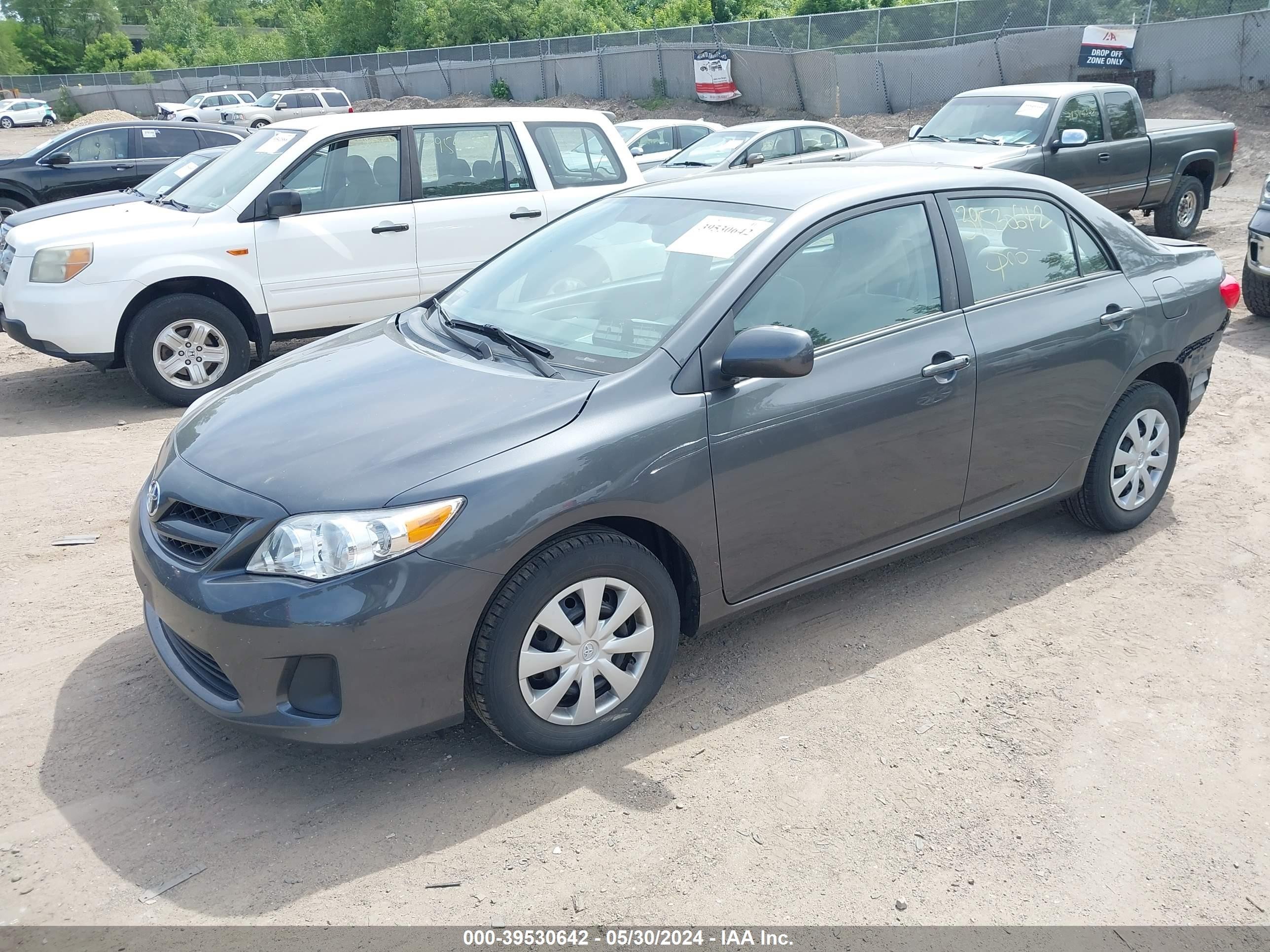 Photo 1 VIN: 2T1BU4EE4BC704784 - TOYOTA COROLLA 