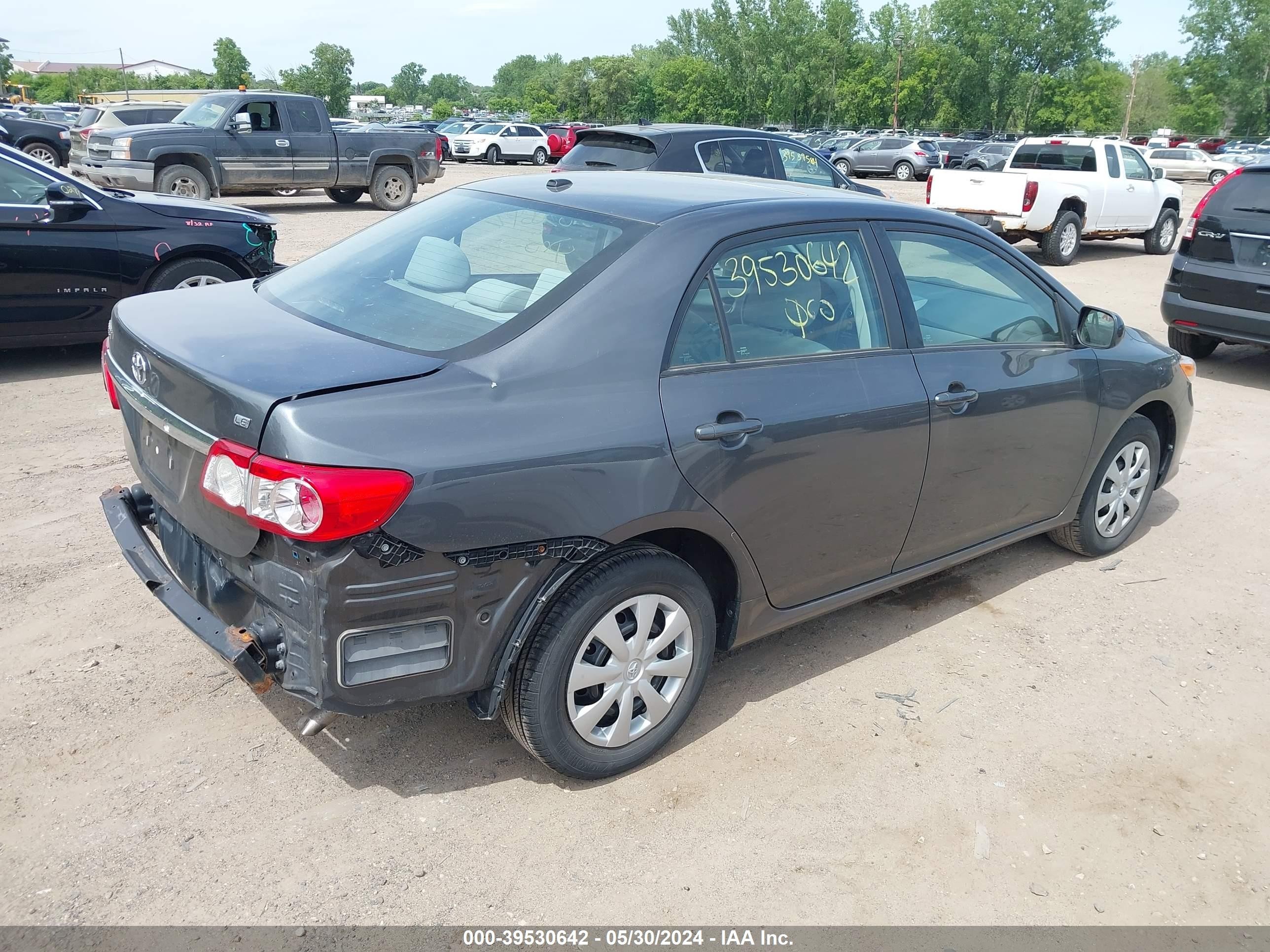 Photo 3 VIN: 2T1BU4EE4BC704784 - TOYOTA COROLLA 