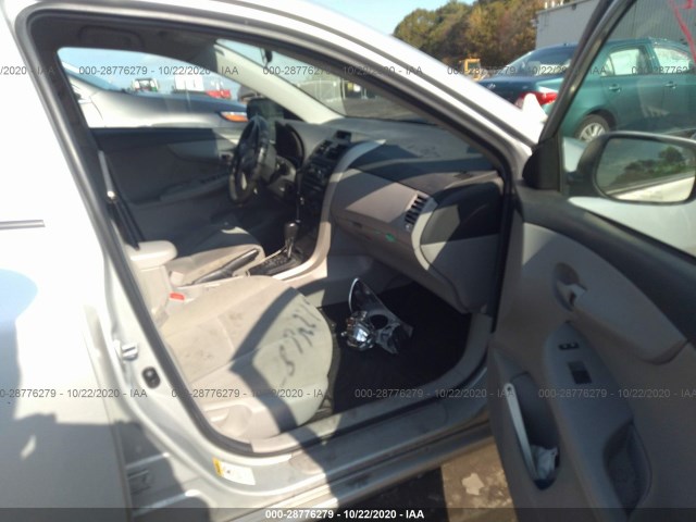 Photo 4 VIN: 2T1BU4EE4DC012821 - TOYOTA COROLLA 