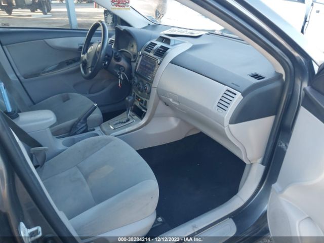 Photo 4 VIN: 2T1BU4EE4DC097353 - TOYOTA COROLLA 