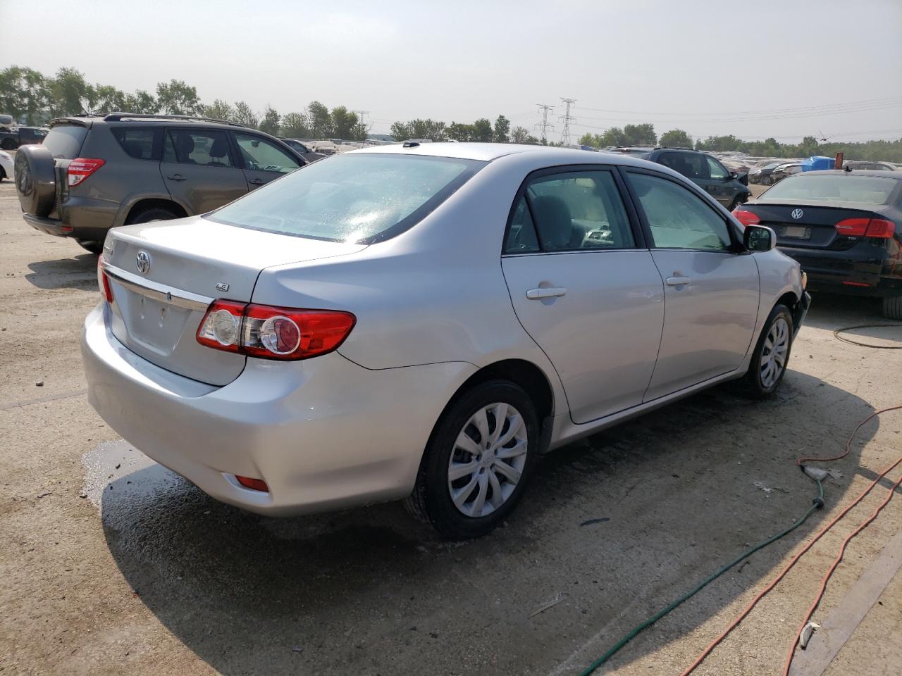 Photo 2 VIN: 2T1BU4EE4DC121506 - TOYOTA COROLLA 