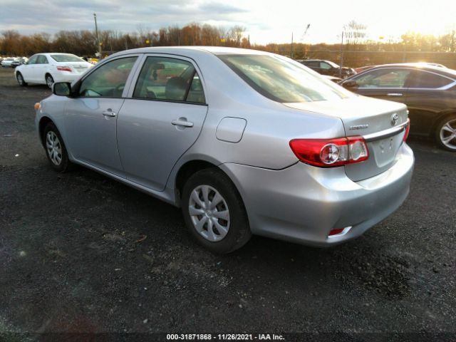 Photo 2 VIN: 2T1BU4EE4DC930617 - TOYOTA COROLLA 