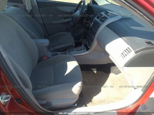 Photo 4 VIN: 2T1BU4EE4DC932402 - TOYOTA COROLLA 