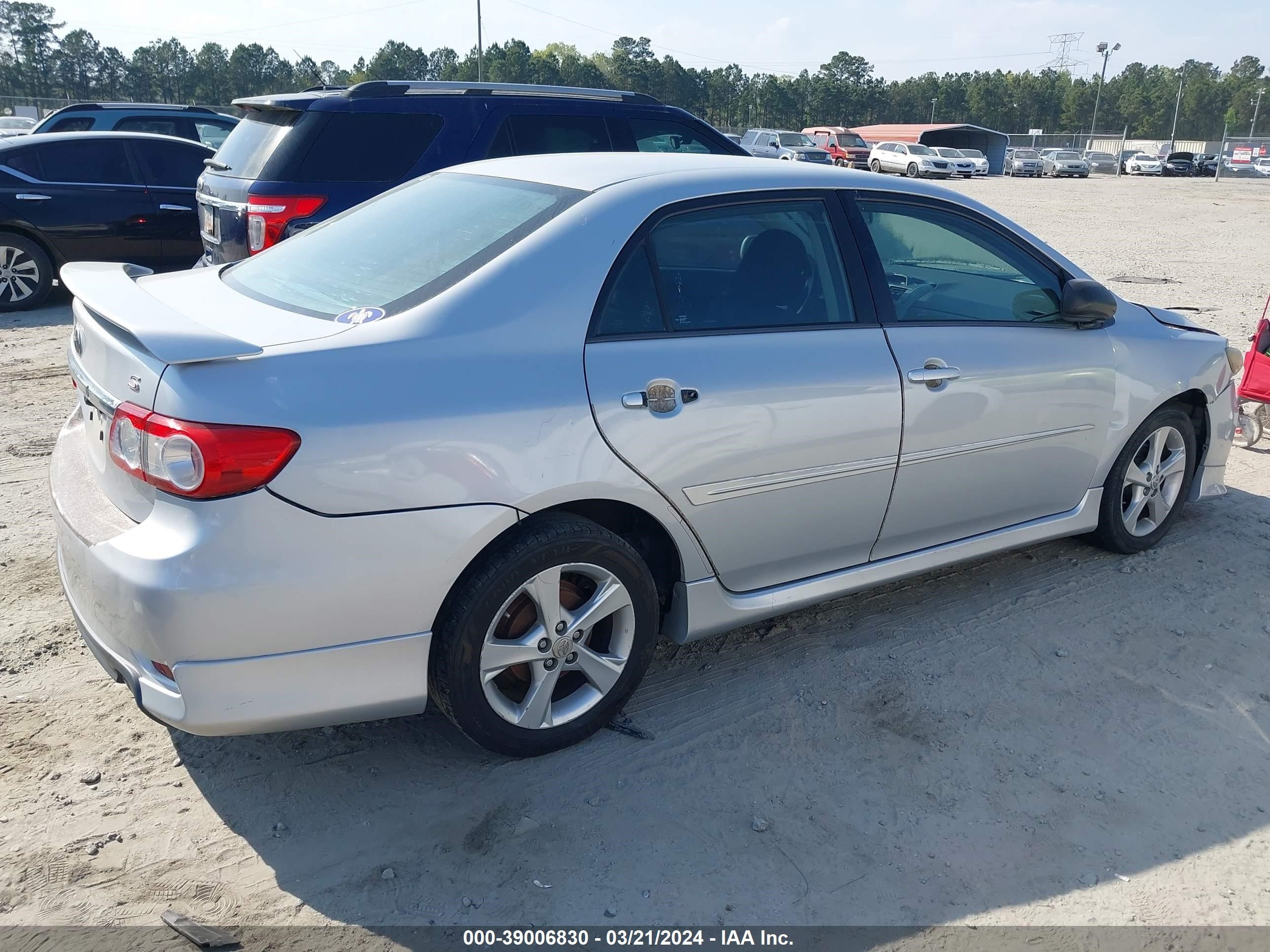 Photo 3 VIN: 2T1BU4EE4DC967604 - TOYOTA COROLLA 