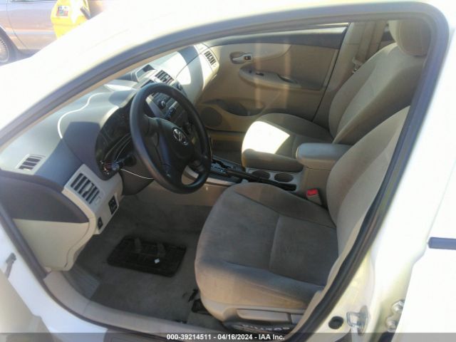 Photo 4 VIN: 2T1BU4EE4DC971832 - TOYOTA COROLLA 