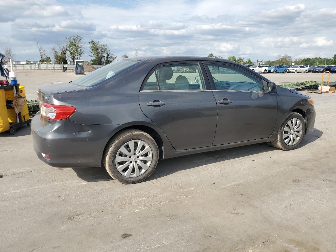 Photo 2 VIN: 2T1BU4EE4DC985696 - TOYOTA COROLLA 