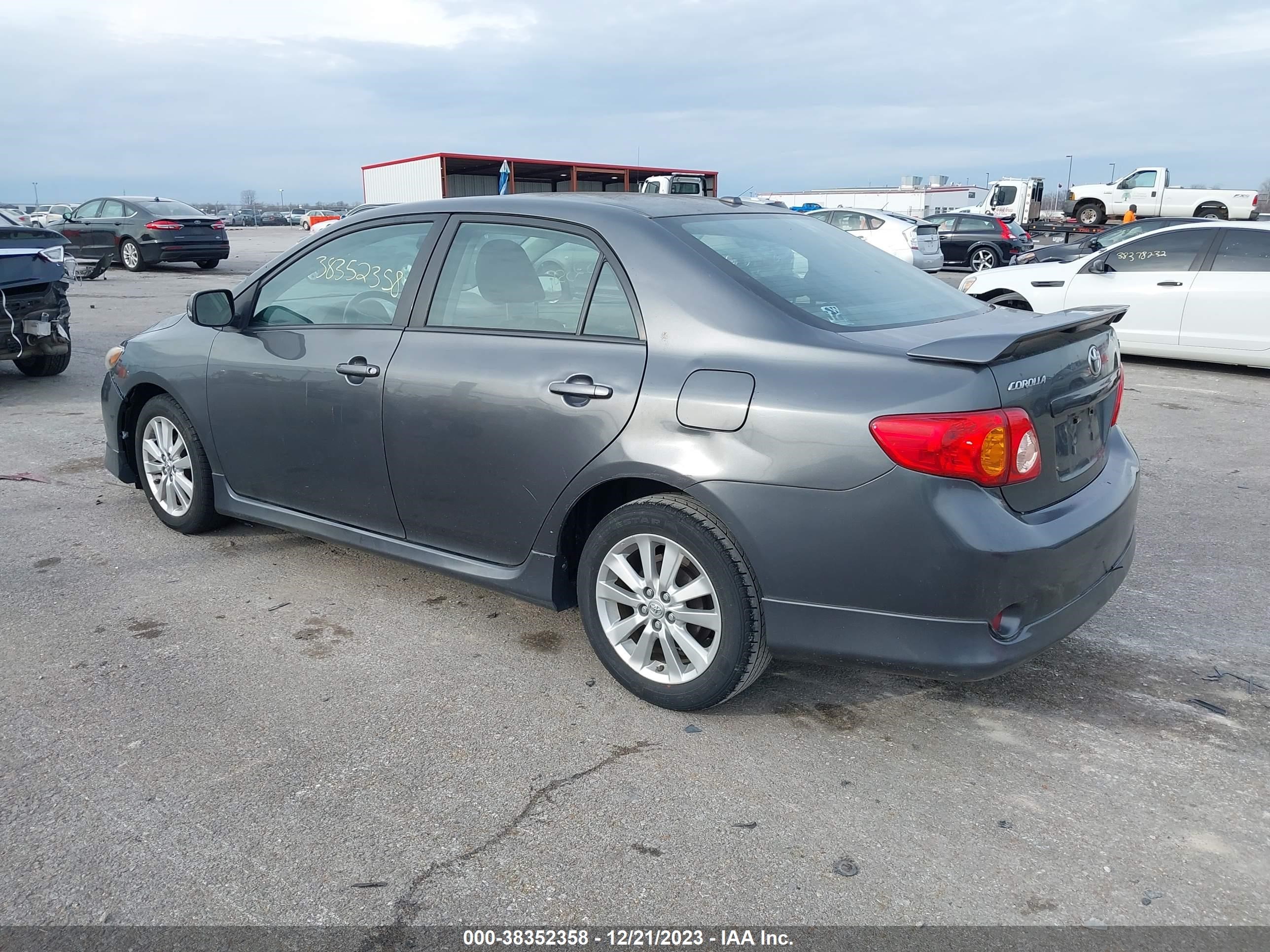 Photo 2 VIN: 2T1BU4EE5AC270860 - TOYOTA COROLLA 