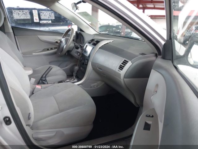 Photo 4 VIN: 2T1BU4EE5AC290929 - TOYOTA COROLLA 