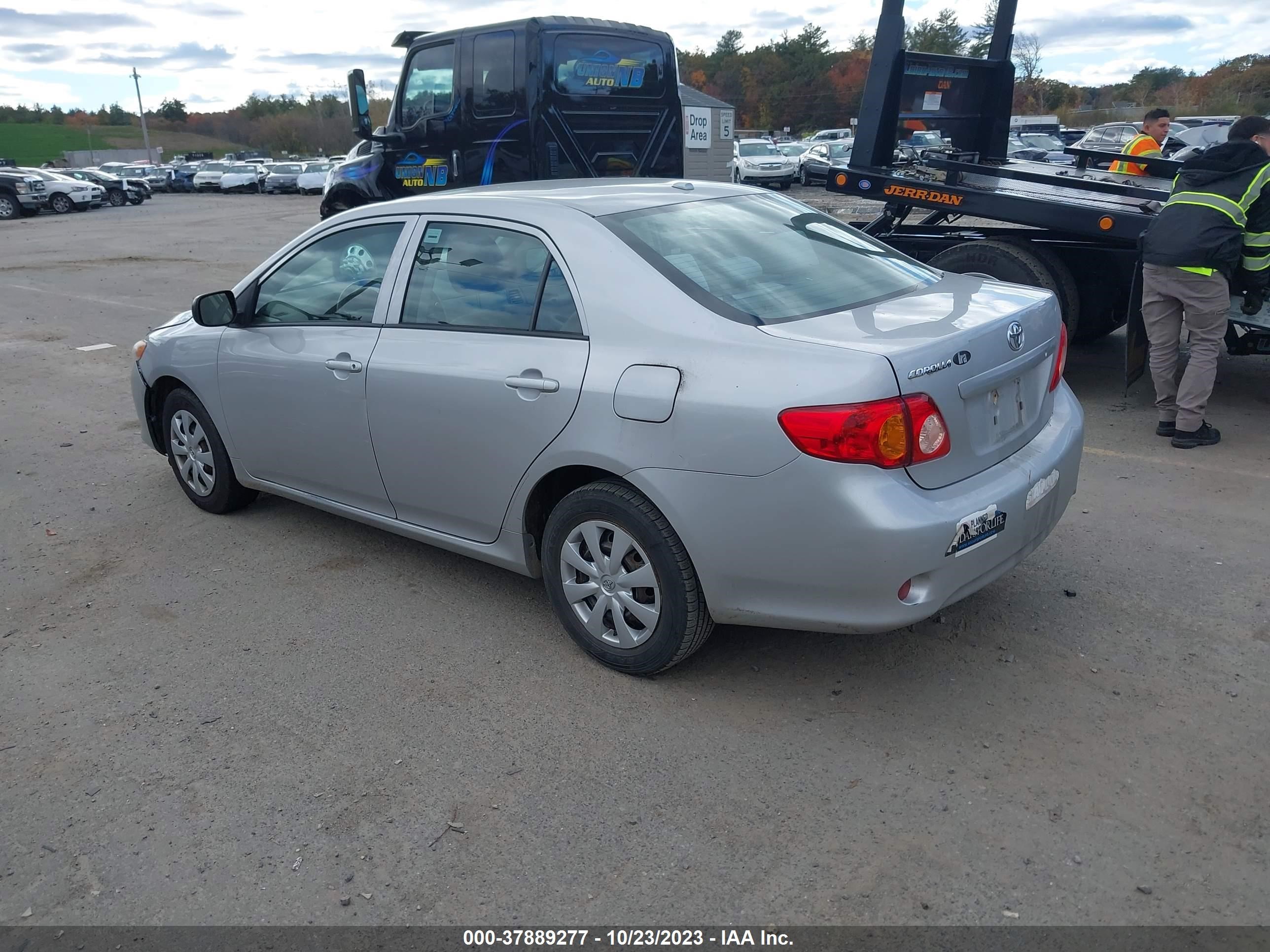 Photo 2 VIN: 2T1BU4EE5AC318132 - TOYOTA COROLLA 