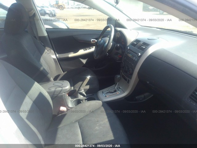 Photo 4 VIN: 2T1BU4EE5AC447729 - TOYOTA COROLLA 