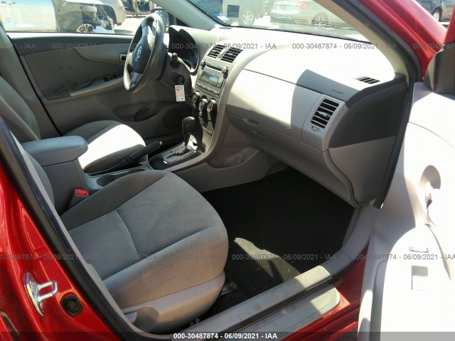 Photo 4 VIN: 2T1BU4EE5AC520520 - TOYOTA COROLLA 