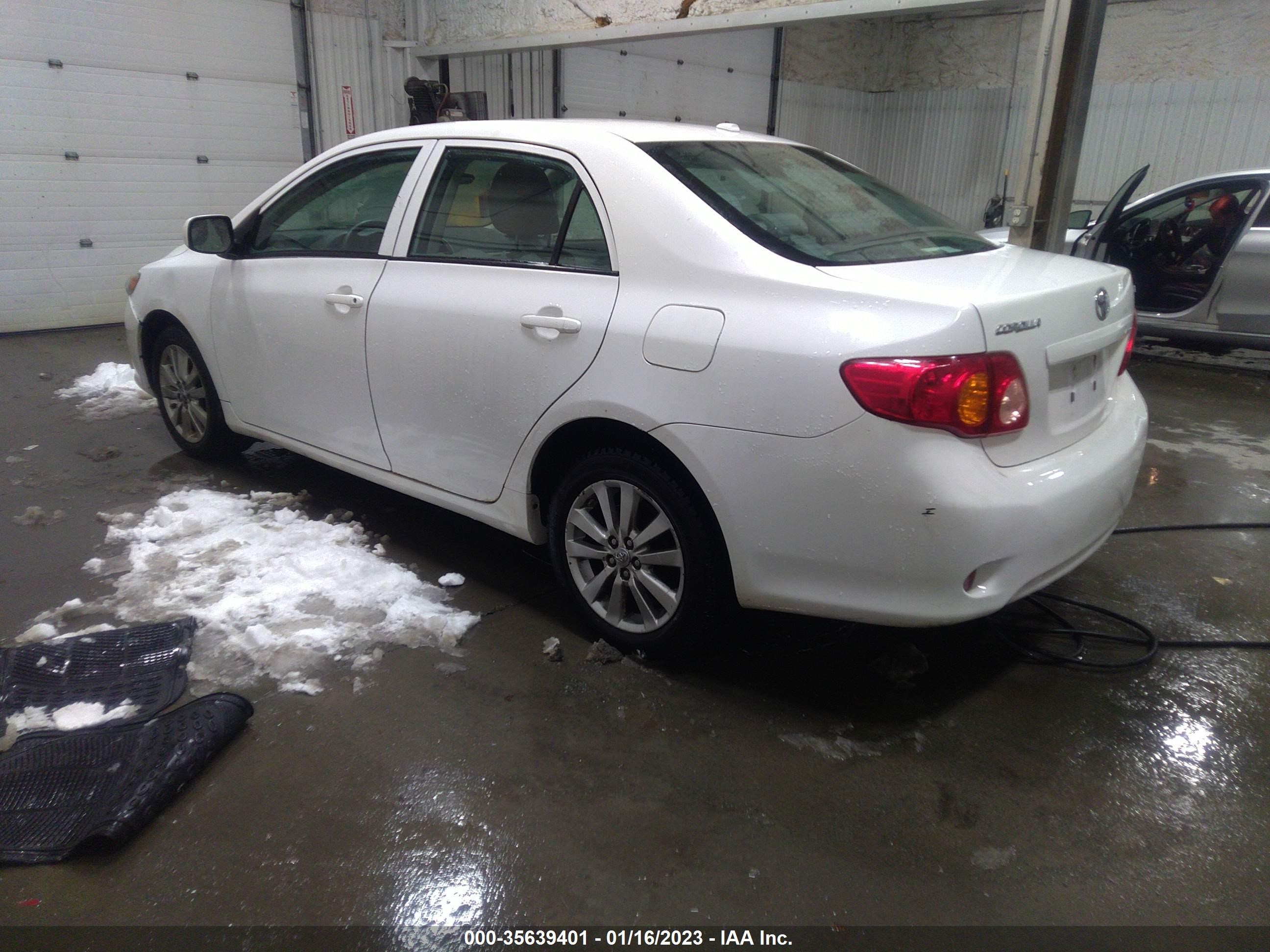 Photo 2 VIN: 2T1BU4EE5AC528066 - TOYOTA COROLLA 