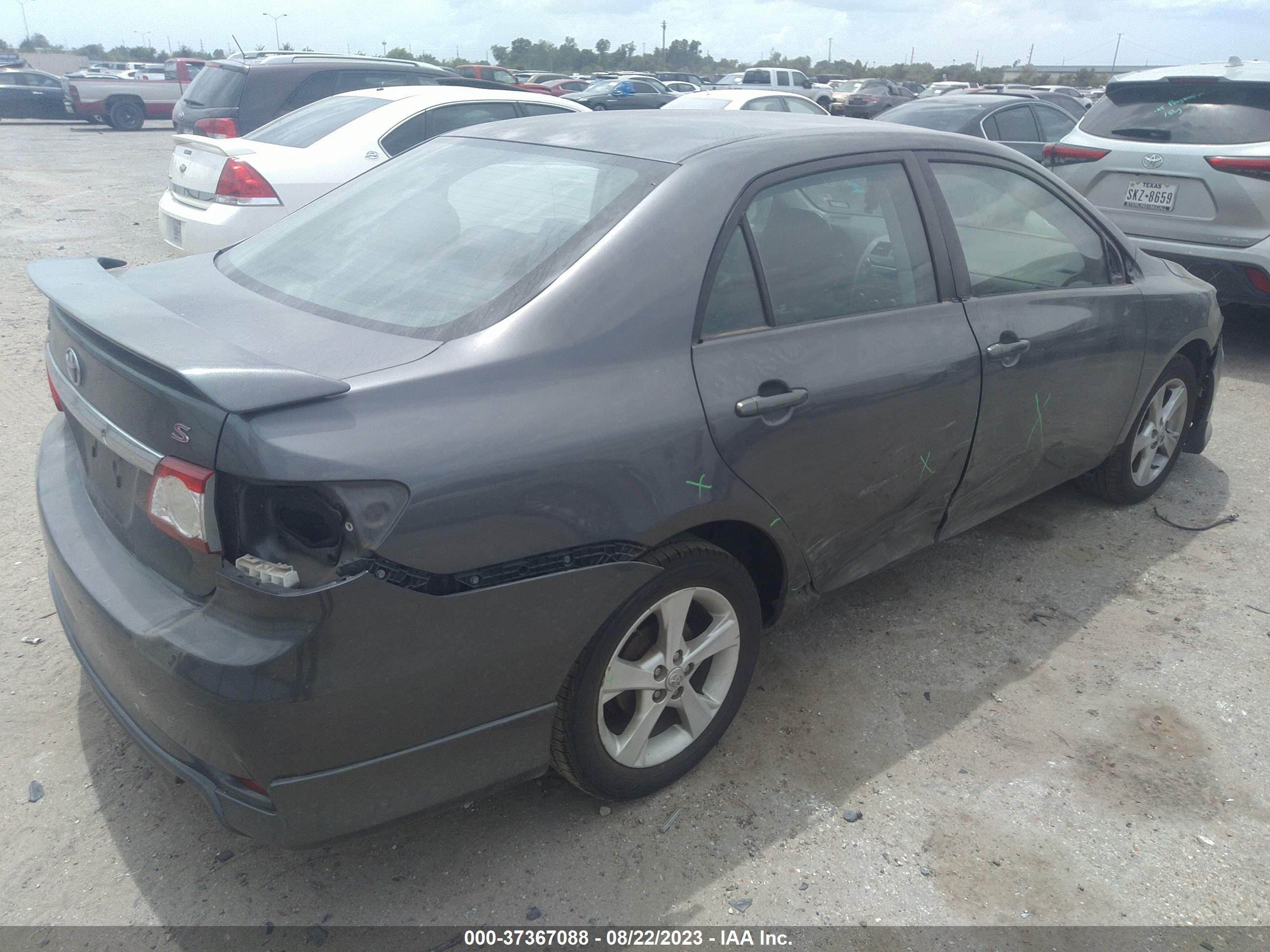 Photo 3 VIN: 2T1BU4EE5BC588706 - TOYOTA COROLLA 