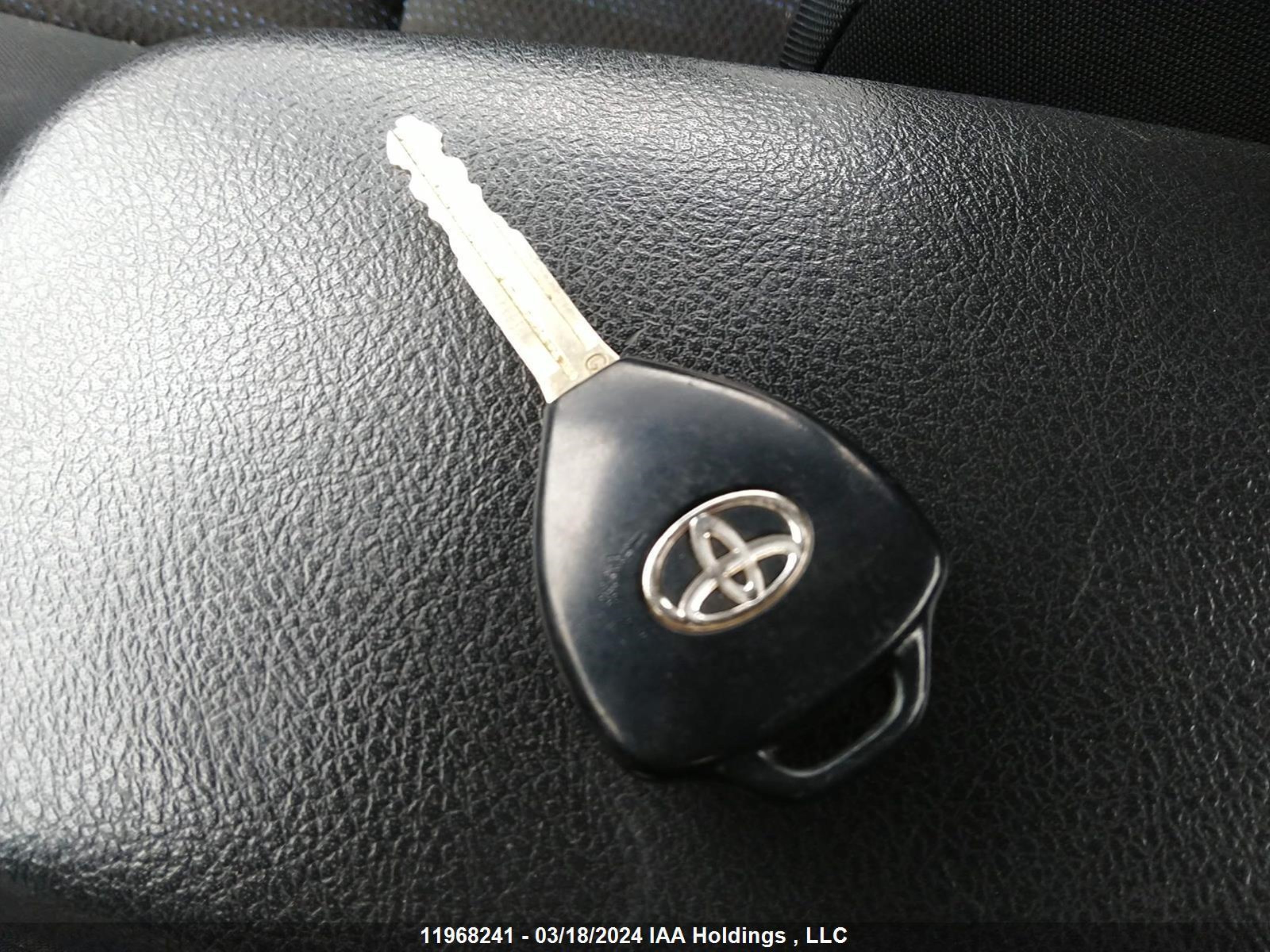 Photo 10 VIN: 2T1BU4EE5BC609618 - TOYOTA COROLLA 